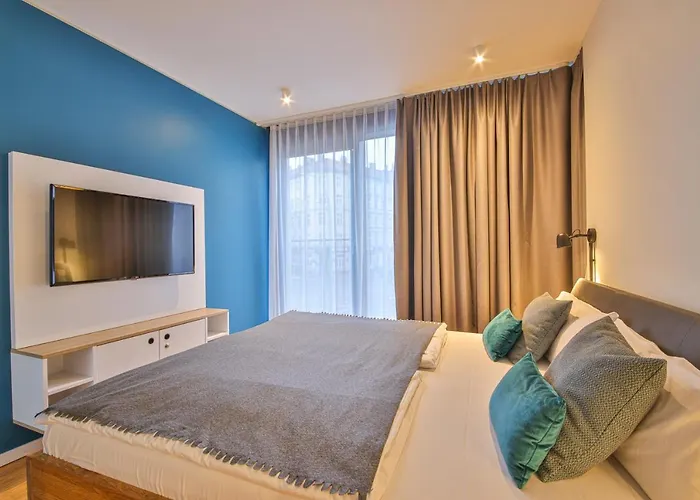 Aeronaut Service Apartments Powered By Pearl 1